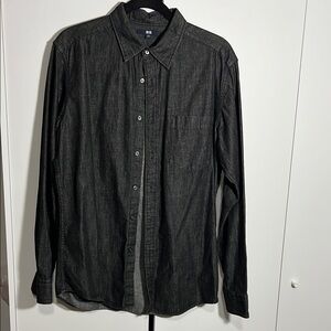 Uniqlo: Classic Black chambre Button-Down Shirt